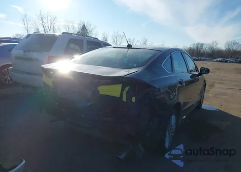 2013 Ford Fusion Hybrid Se from USA, damaged, VIN 3FA6P0LU9DR229793